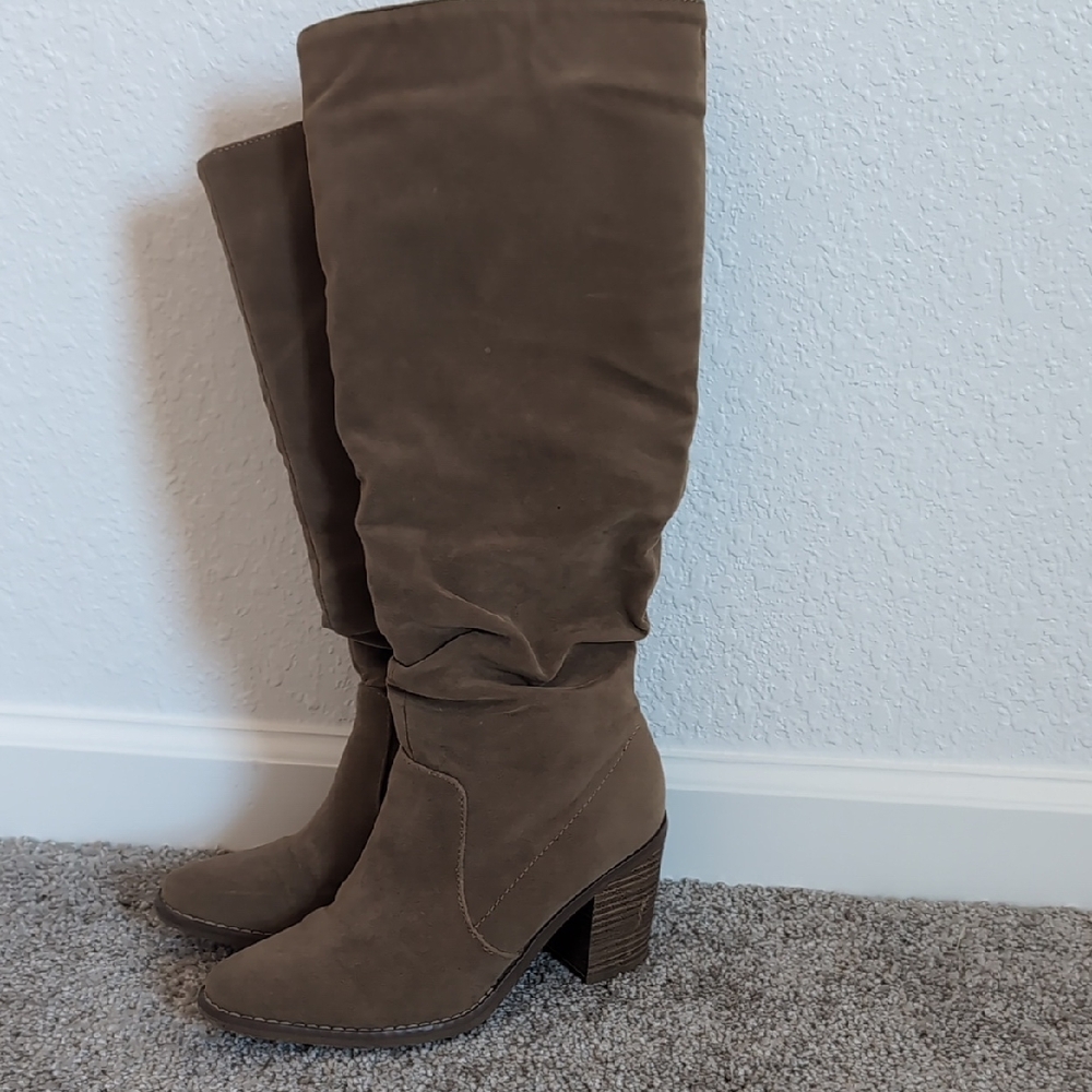 Universal Thread Taupe Slouch Suede Block Heel Boot